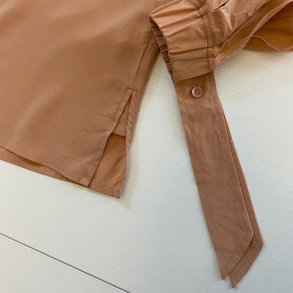 Vince 100% Silk Button Front Blouse w/Tie-Sleeve in Salmon Size Small - Picture 9 of 16
